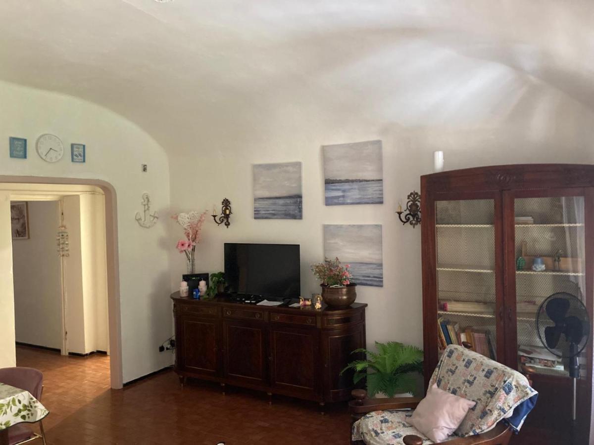 Apartamento La Terrazza Di Ameglia Alta Exterior foto